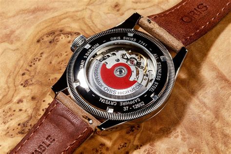 mechanical wrist watch accuracy